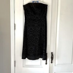 EUC White House Black Market strapless dress.